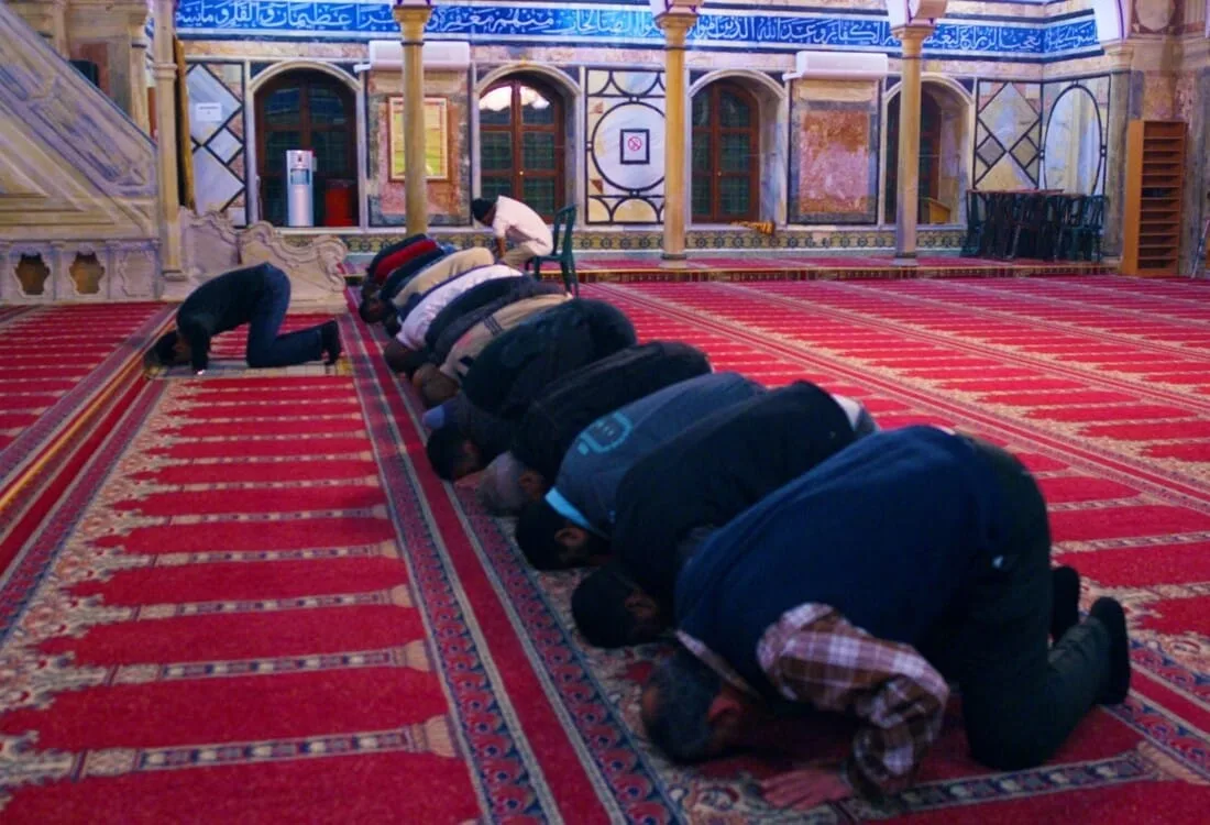د ښځو لمونځ په جماعت کې- د ماشومانو لپاره اسلامي لارښود 5 2H 4756