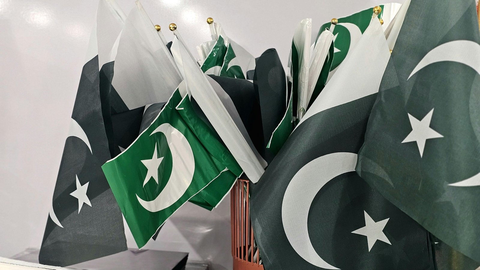 pakistan flag scaled